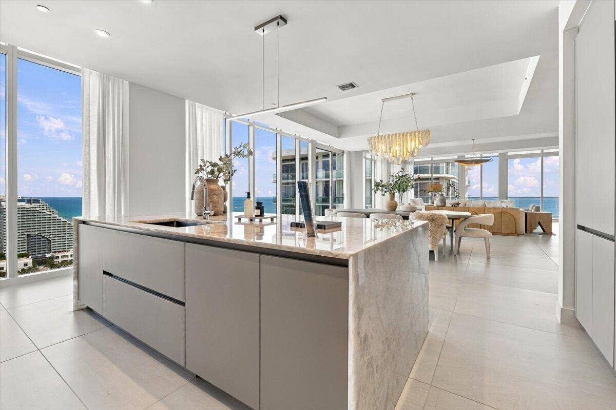 Kitchen and great area