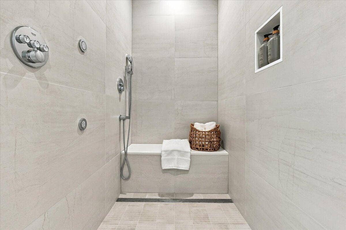 Owner's bath