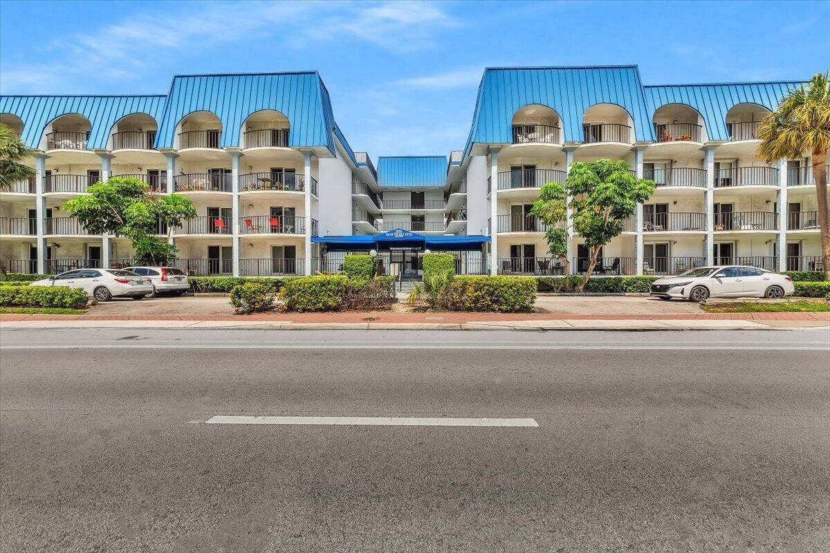 3909 N Ocean Boulevard, #113, Fort Lauderdale, FL 33308 44-5H2A6259