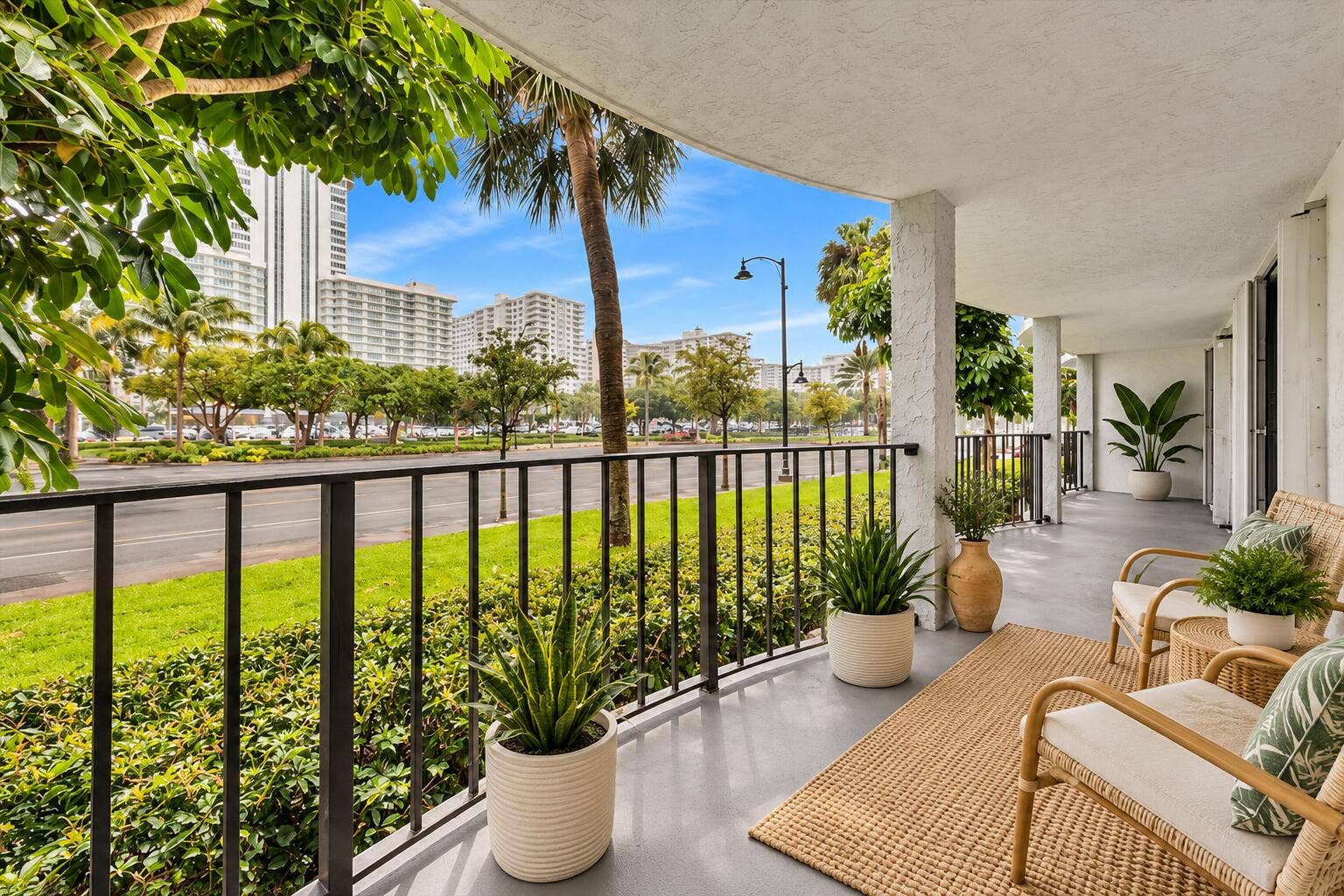 3909 N Ocean Boulevard, #113, Fort Lauderdale, FL 33308 patio