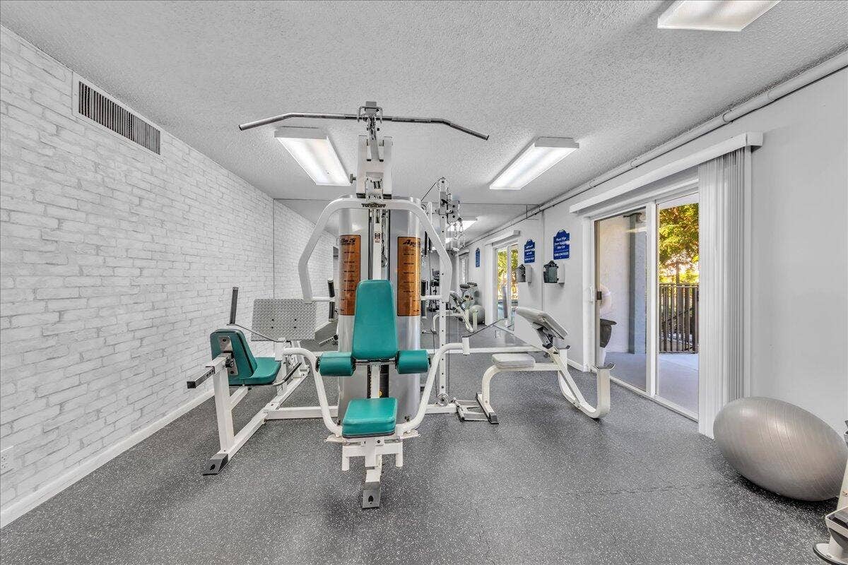 3909 N Ocean Boulevard, #113, Fort Lauderdale, FL 33308 69-306A9380