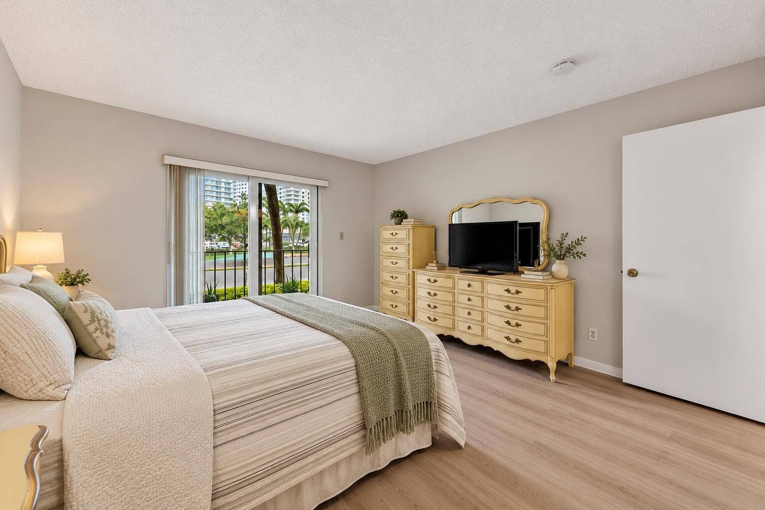 3909 N Ocean Boulevard, #113, Fort Lauderdale, FL 33308 bedroom 2