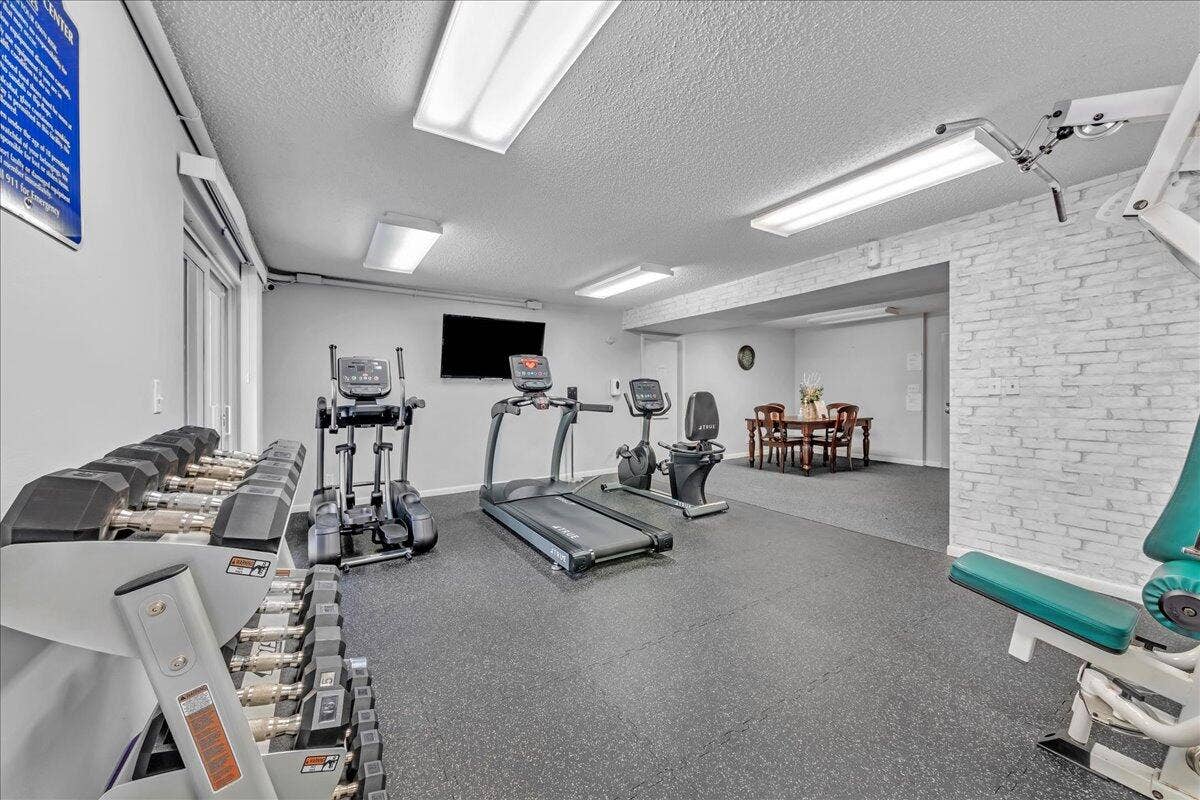 3909 N Ocean Boulevard, #113, Fort Lauderdale, FL 33308 70-306A9385