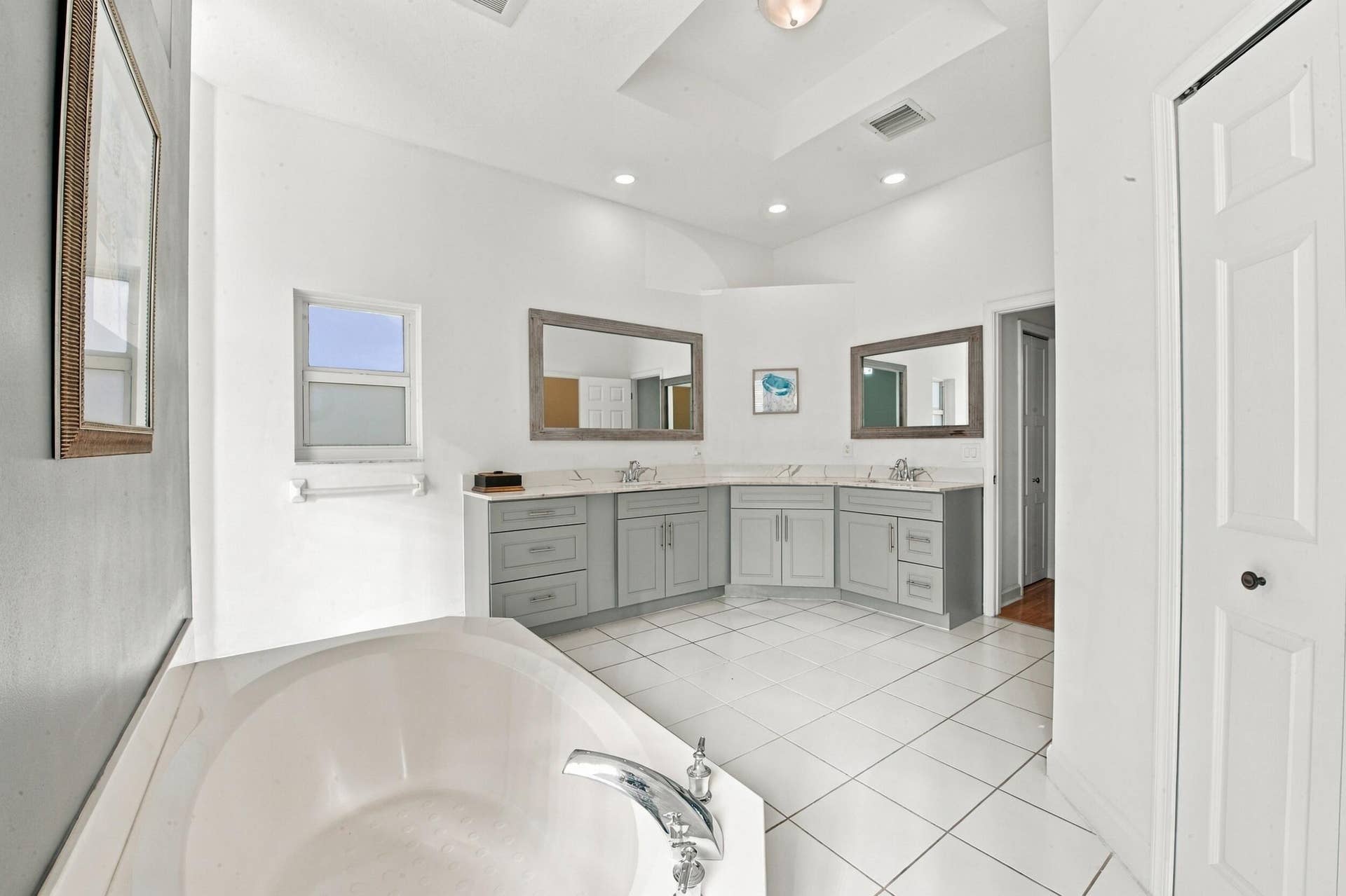 5115 NW 125th Avenue, Coral Springs, FL 33076 Primary Bathroom