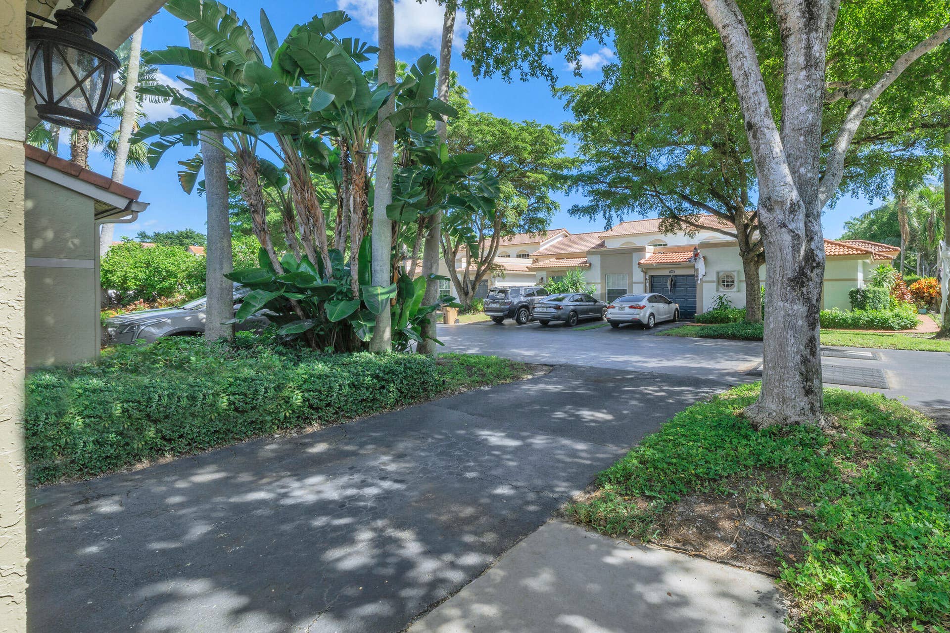 3575 Deer Creek Palladian Circle, Deerfield Beach, FL 33442 18 Driveway