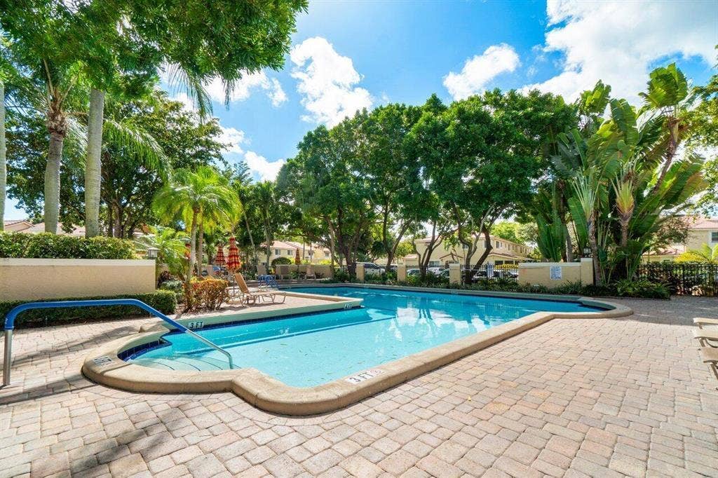 3575 Deer Creek Palladian Circle, Deerfield Beach, FL 33442 pool2