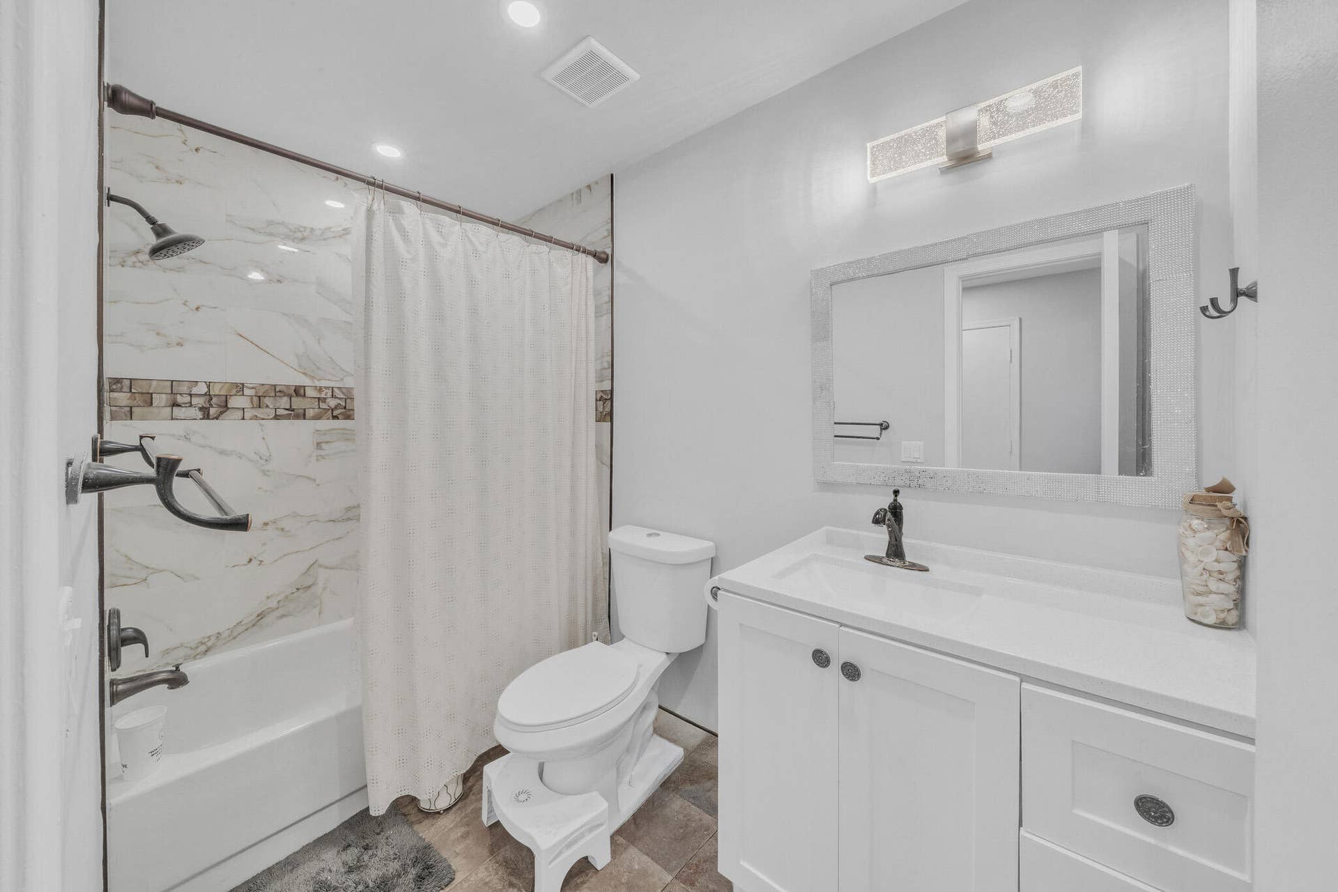 3575 Deer Creek Palladian Circle, Deerfield Beach, FL 33442 12 Guest bathroom (2)
