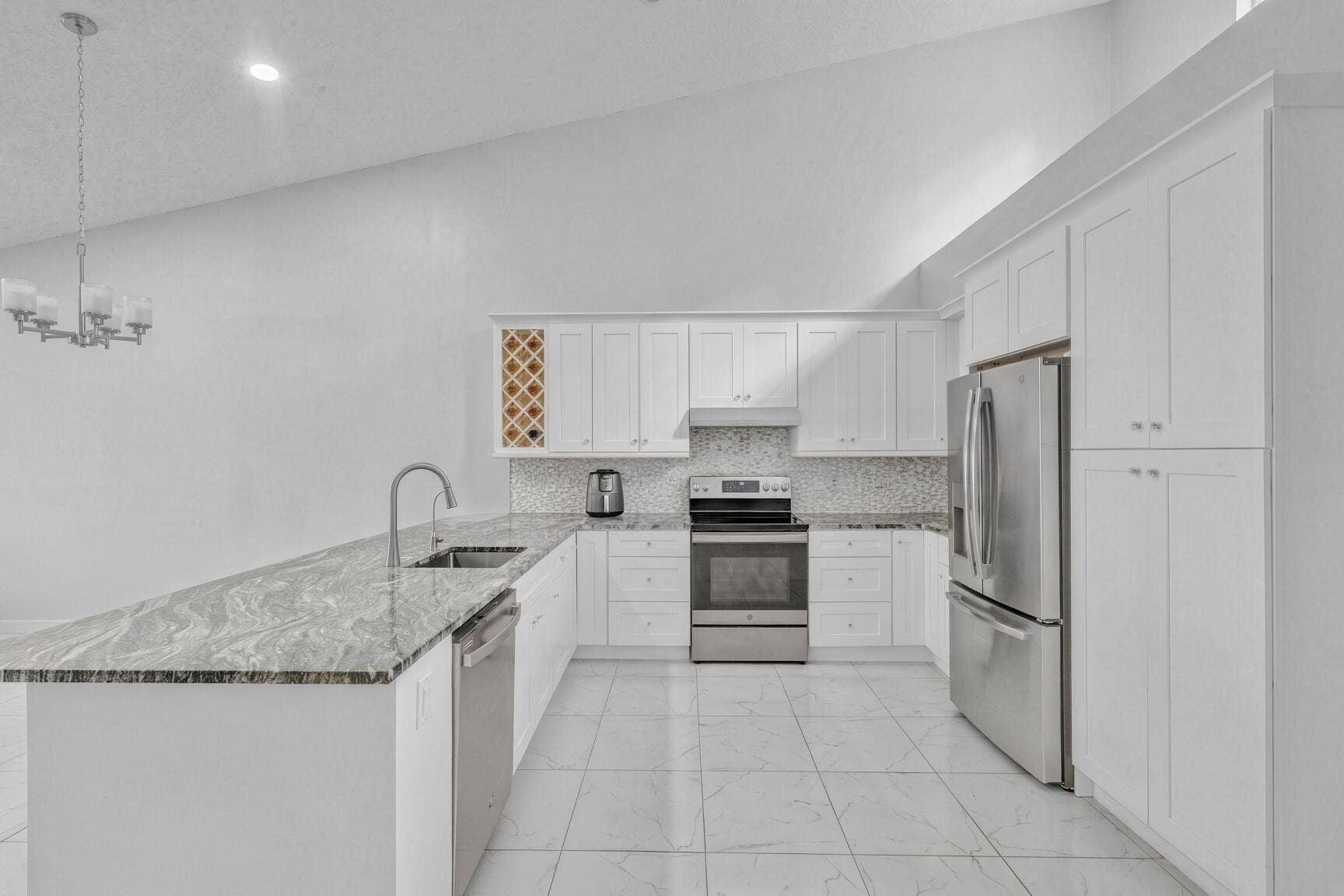 3575 Deer Creek Palladian Circle, Deerfield Beach, FL 33442 4 Kitchen (2)