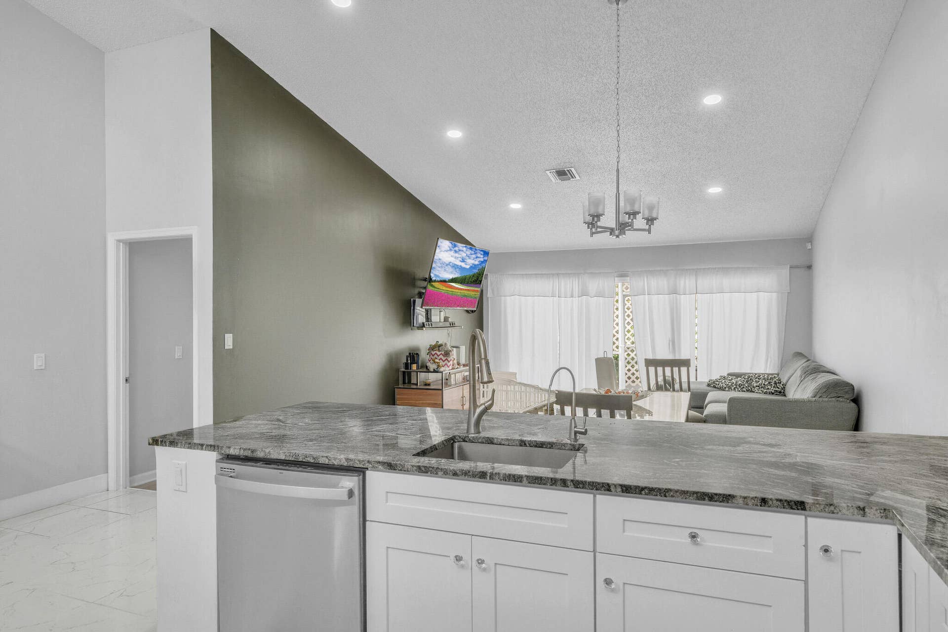 3575 Deer Creek Palladian Circle, Deerfield Beach, FL 33442 4 Kitchen (3)