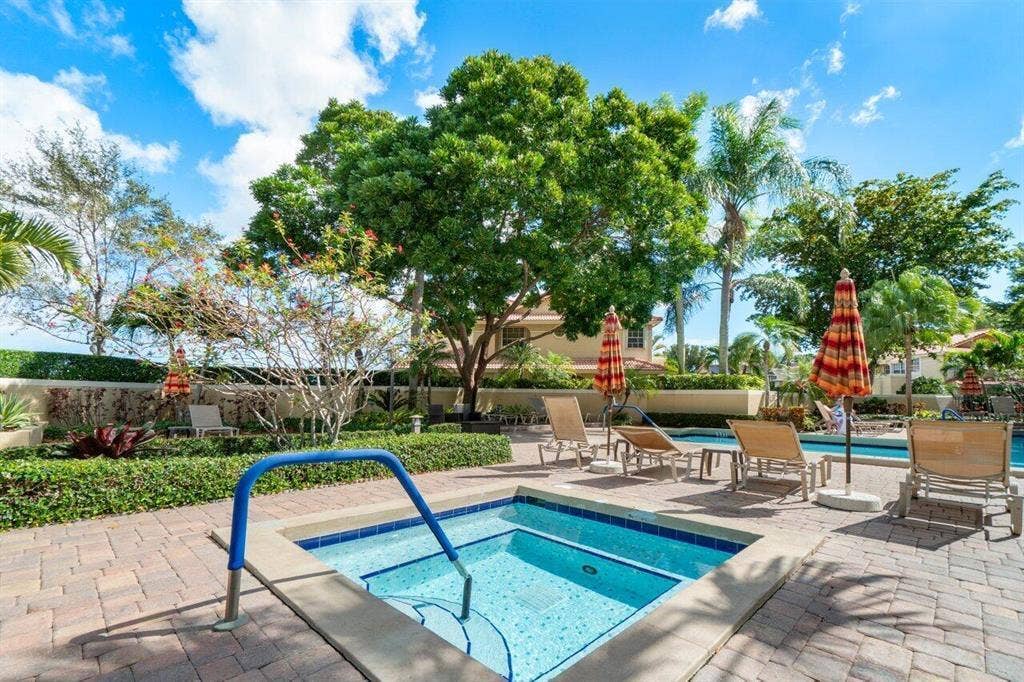3575 Deer Creek Palladian Circle, Deerfield Beach, FL 33442 pool3