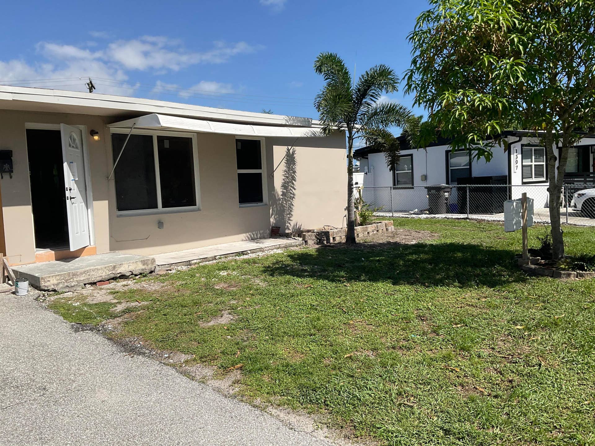 1311 11th Court, West Palm Beach, FL 33401 exterior front