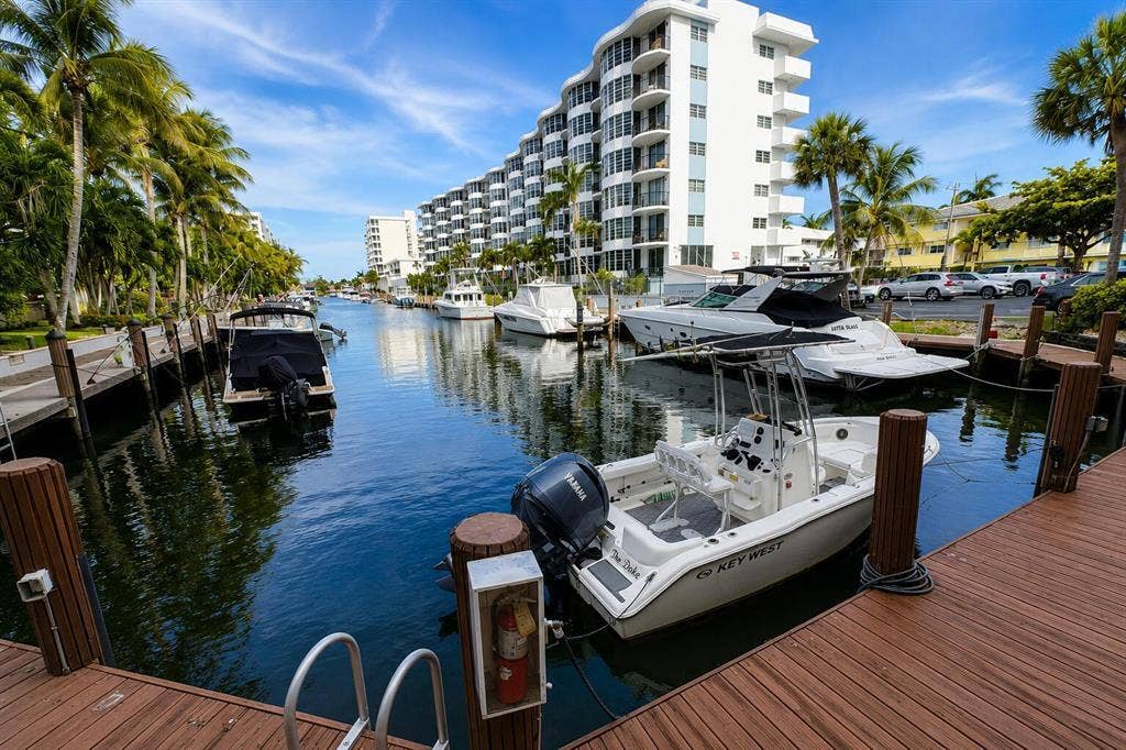 4800 BAYVIEW Drive, #306, Fort Lauderdale, FL 33308 sandy