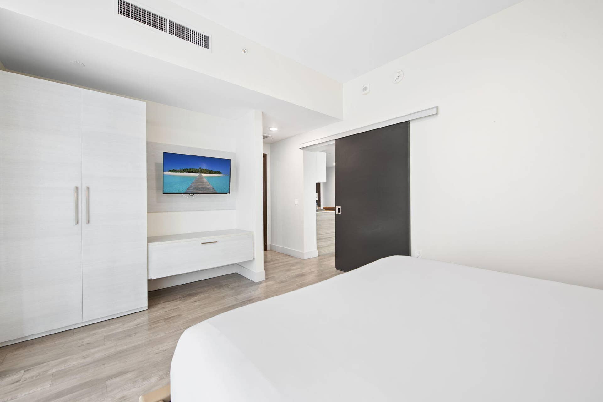 777 N Ocean Drive, Hollywood, FL 33019 Bedroom
