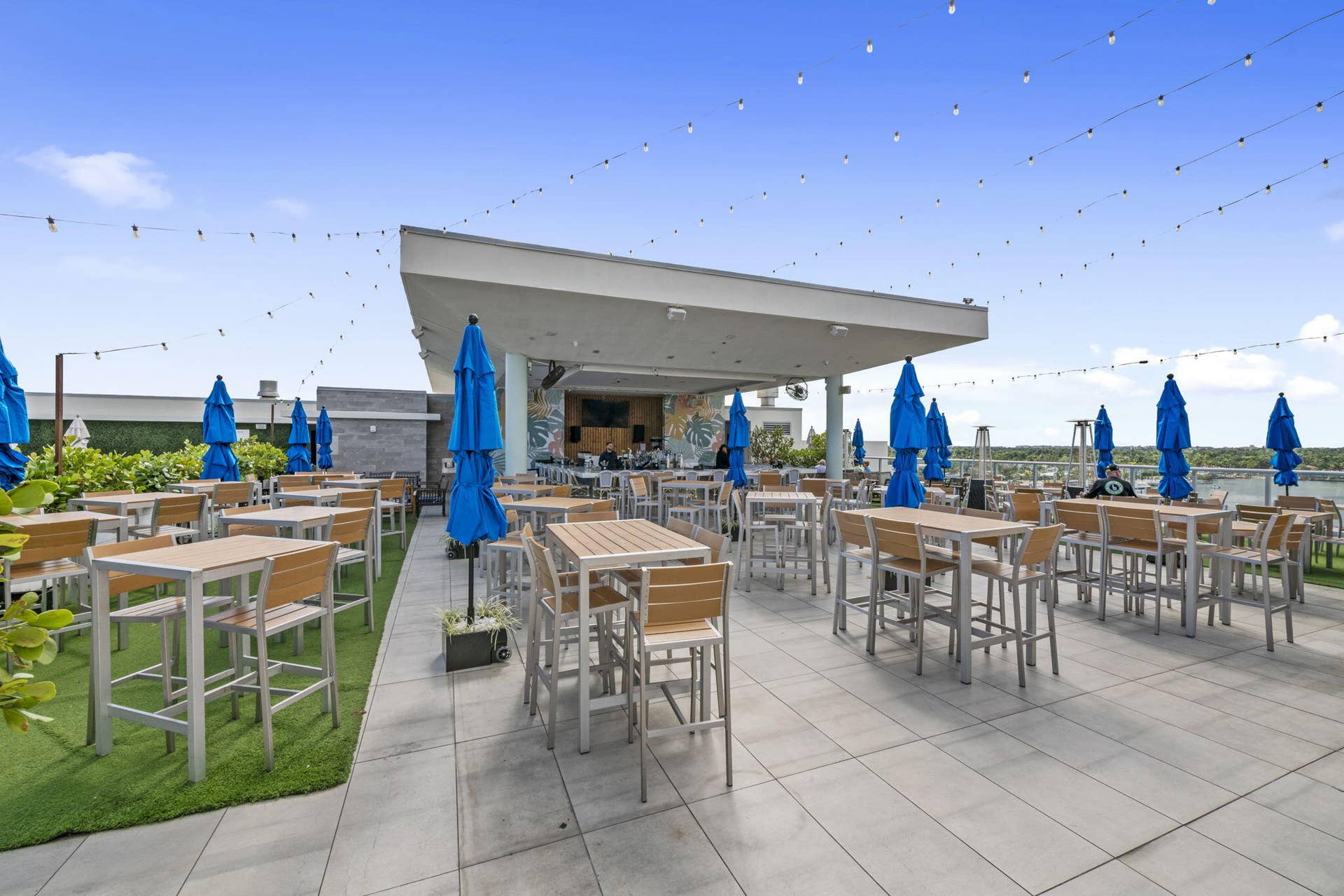 777 N Ocean Drive, Hollywood, FL 33019 Rooftop