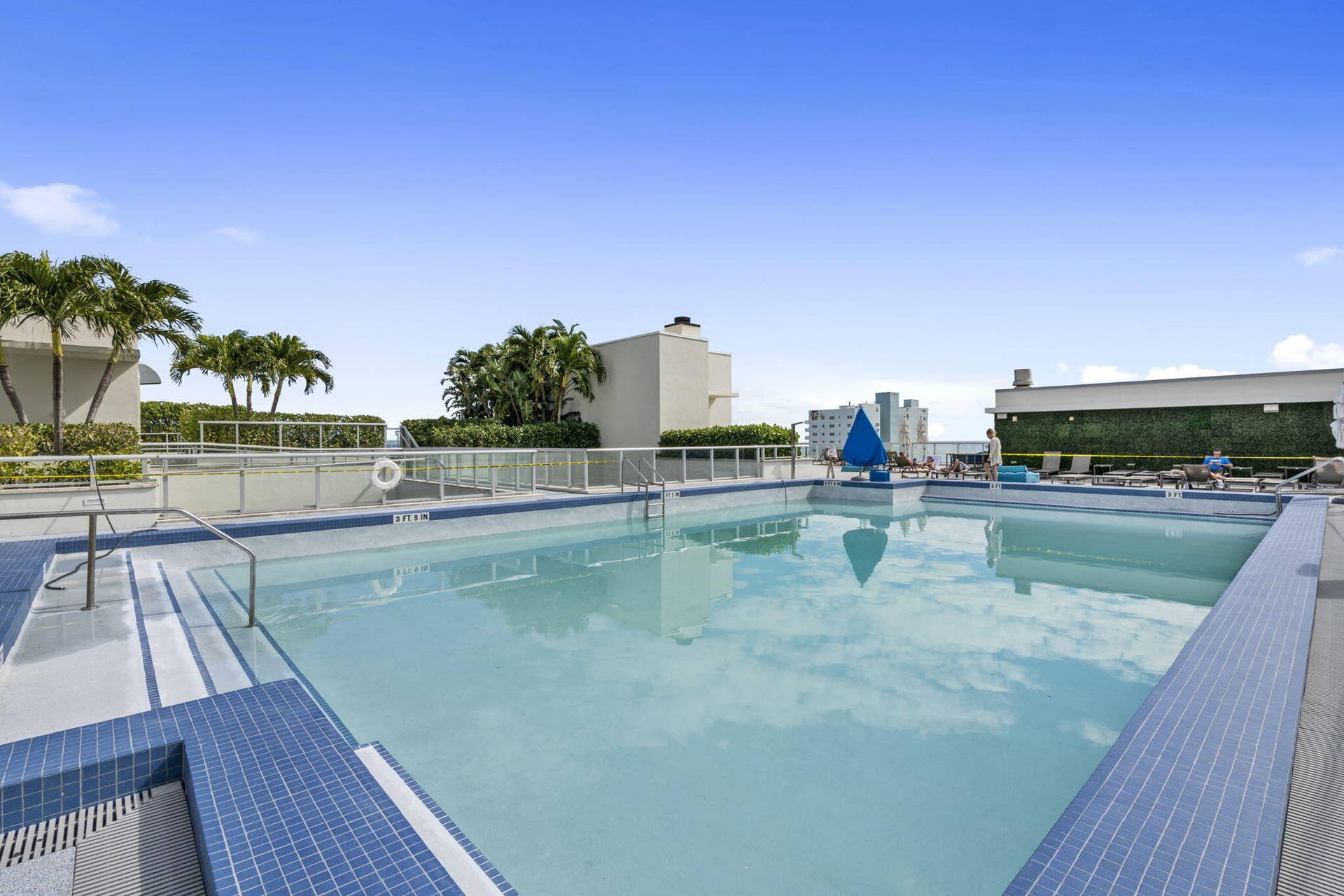 777 N Ocean Drive, Hollywood, FL 33019 Rooftop Pool