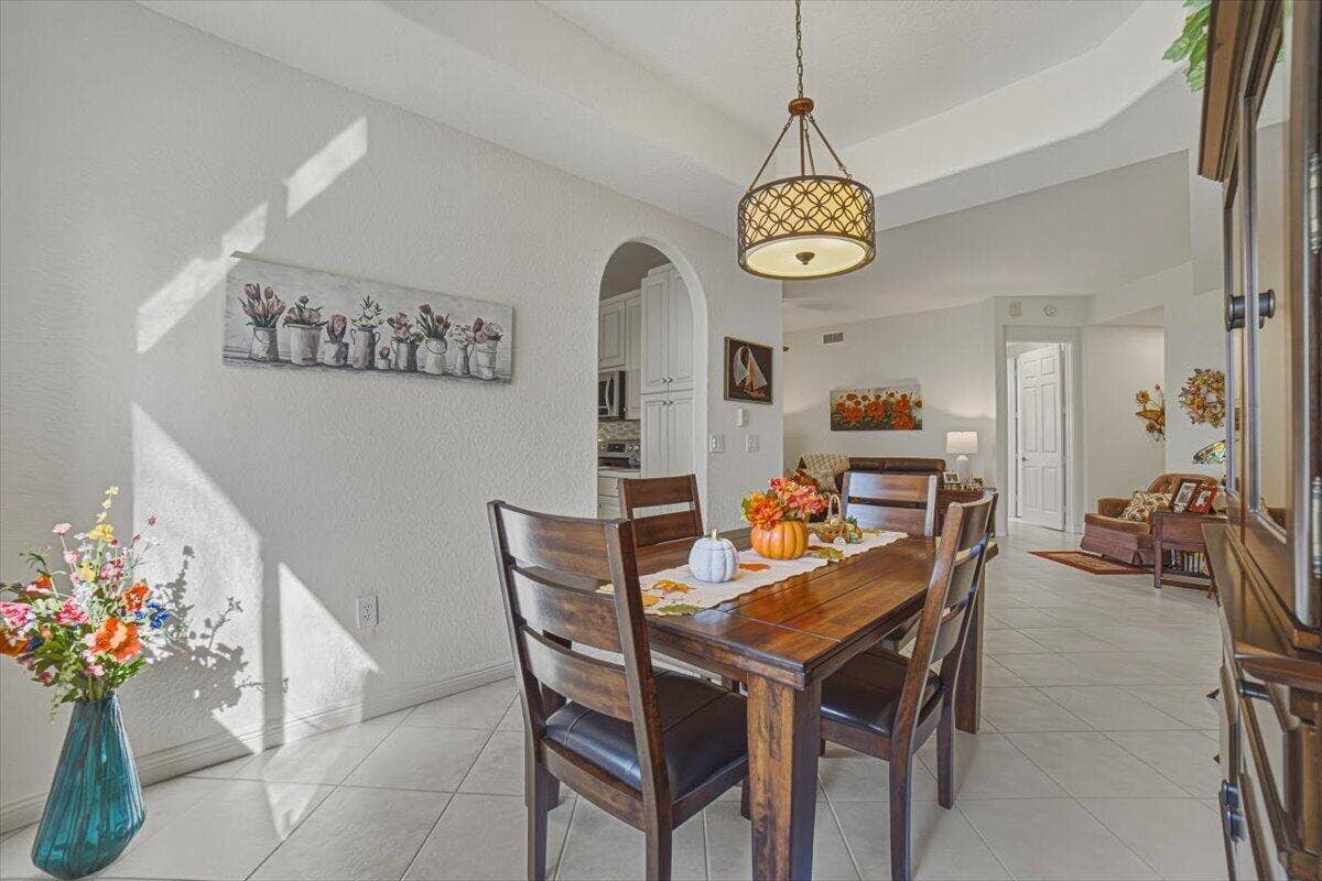 28-Dining Area-C