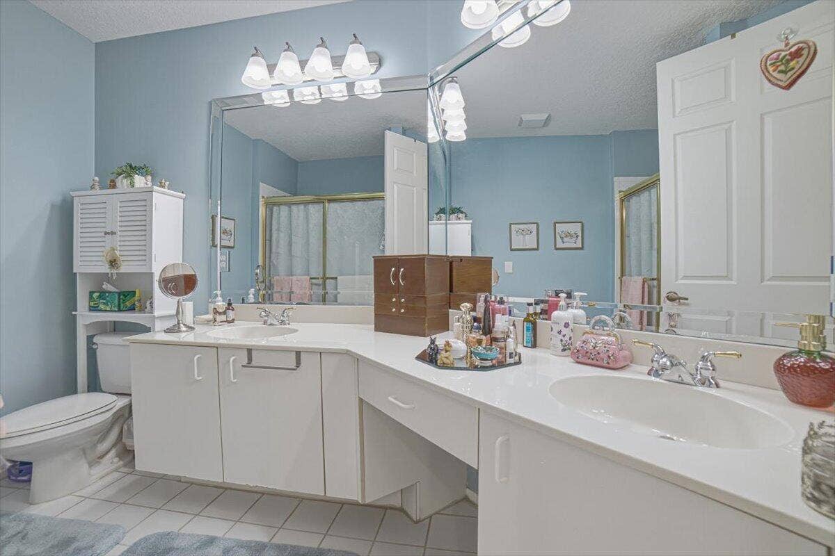 22-Bedroom2-Bathroom