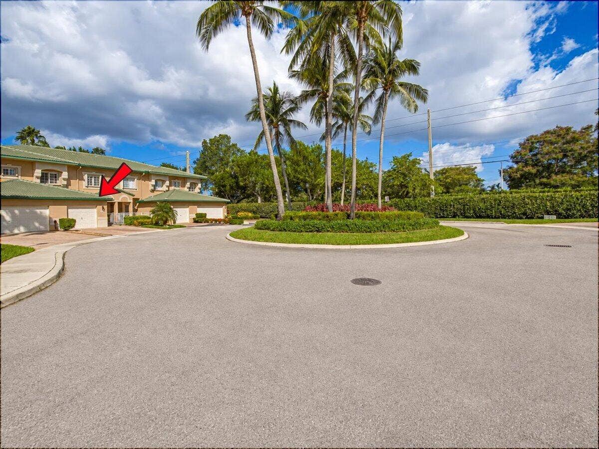 01-Front Home-Roundabout