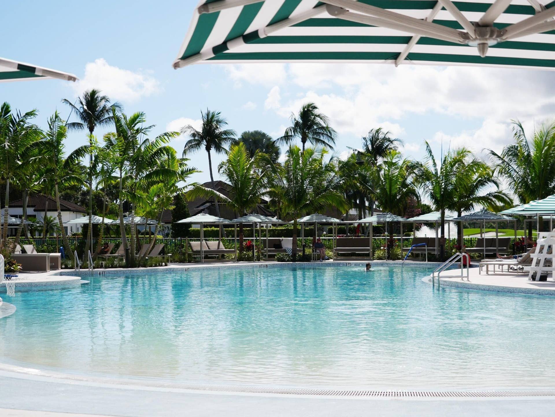 Club Rendering - Pool1