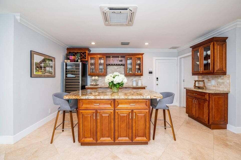 6541 NE 20TH Avenue, Fort Lauderdale, FL 33308 Elegant Bar Area with Wine Refrigerator
