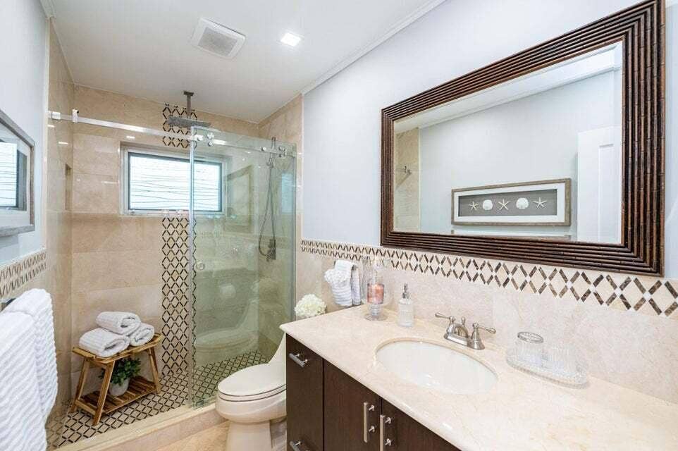 6541 NE 20TH Avenue, Fort Lauderdale, FL 33308 Bathroom 2