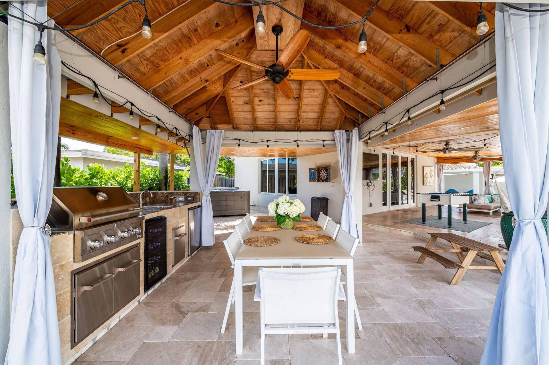 6541 NE 20TH Avenue, Fort Lauderdale, FL 33308 .