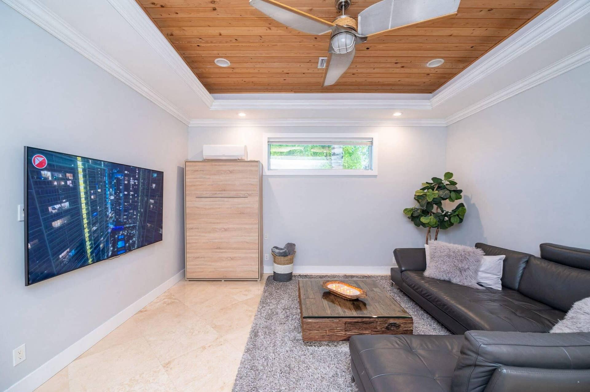 6541 NE 20TH Avenue, Fort Lauderdale, FL 33308 .