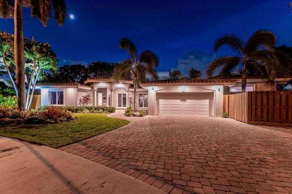 6541 NE 20TH Avenue, Fort Lauderdale, FL 33308 -Car Garage & 5-Car Driveway