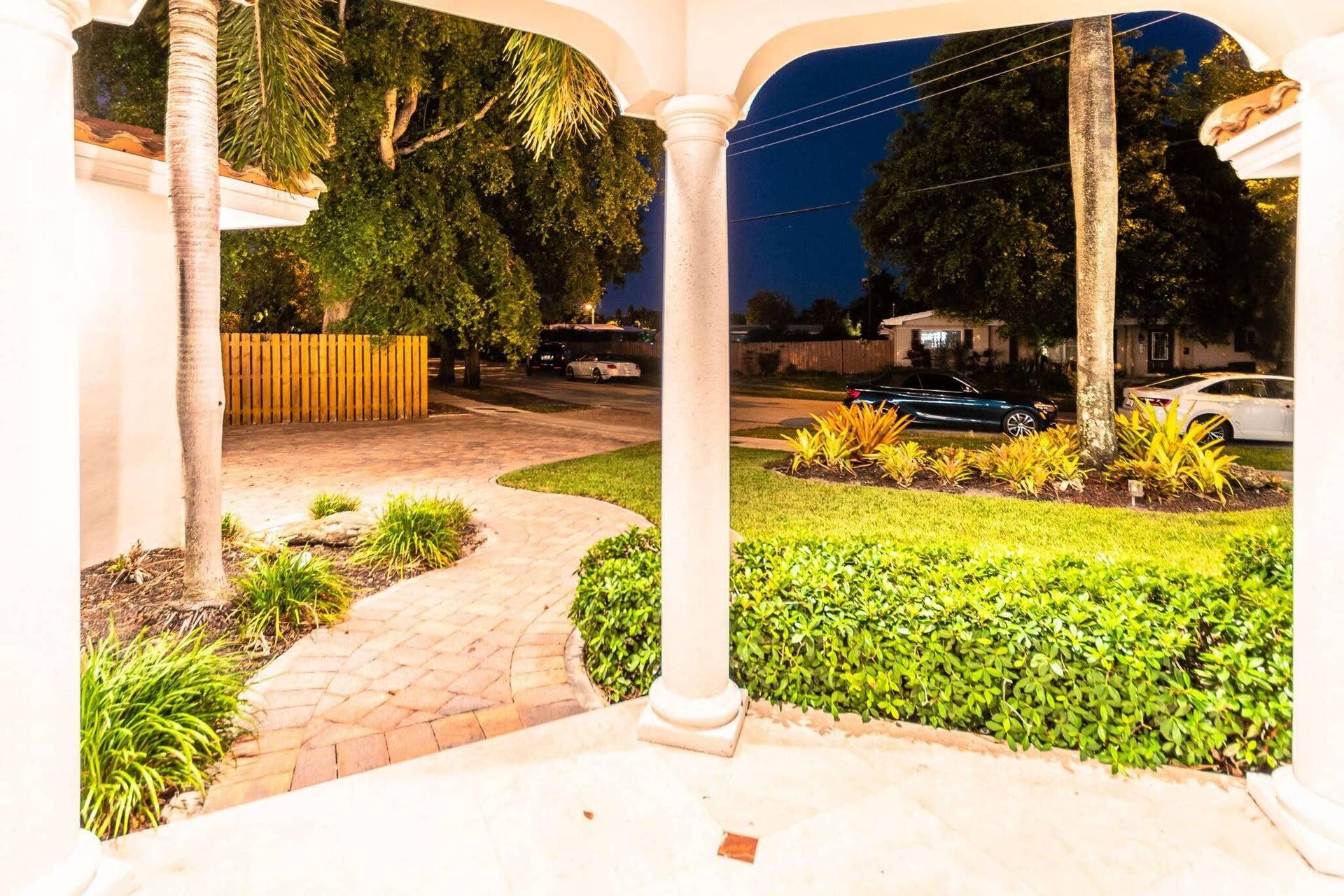 6541 NE 20TH Avenue, Fort Lauderdale, FL 33308 .
