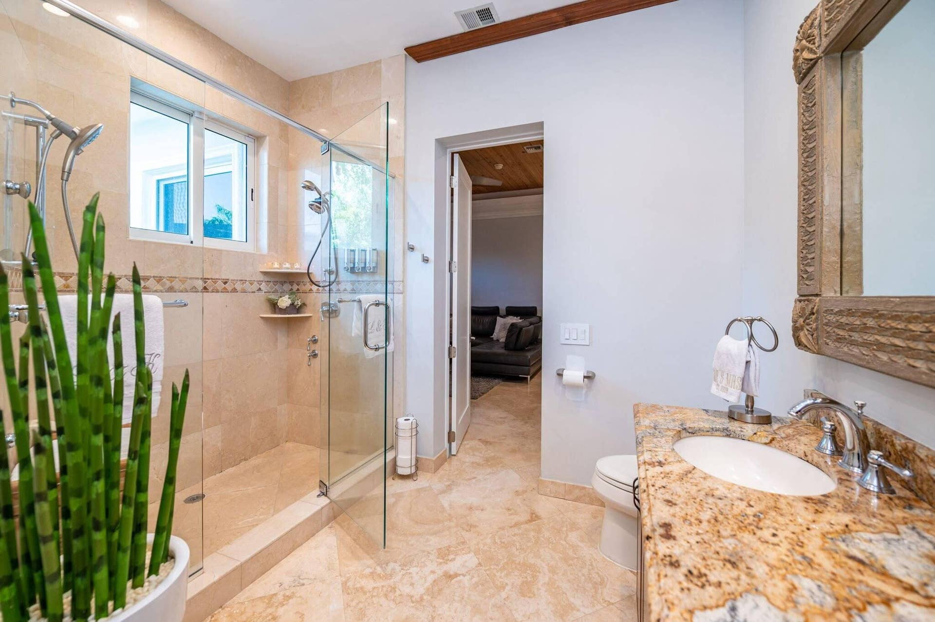6541 NE 20TH Avenue, Fort Lauderdale, FL 33308 .
