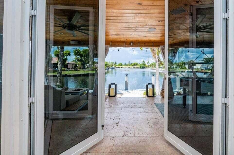 6541 NE 20TH Avenue, Fort Lauderdale, FL 33308 .