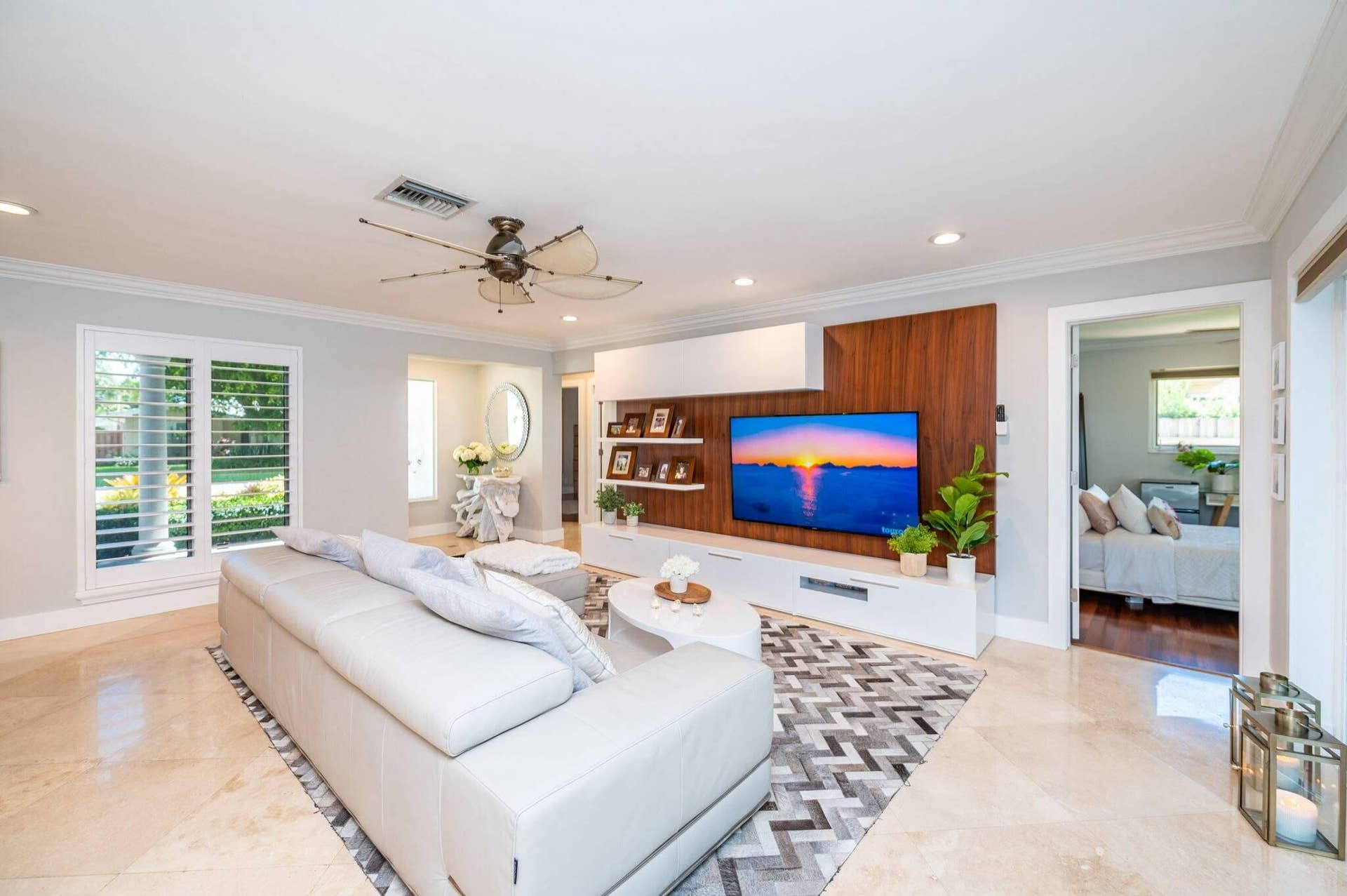 6541 NE 20TH Avenue, Fort Lauderdale, FL 33308 .