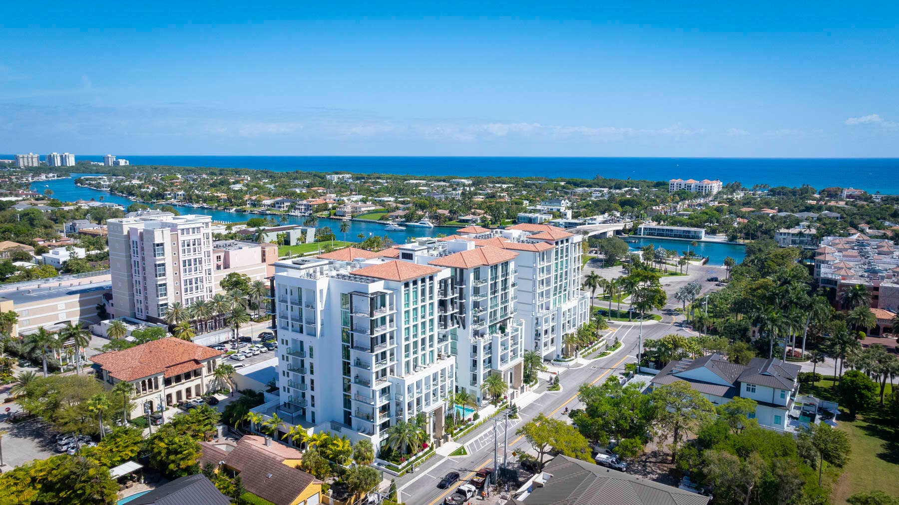 WALKING DISTANCE TO THE BEACH