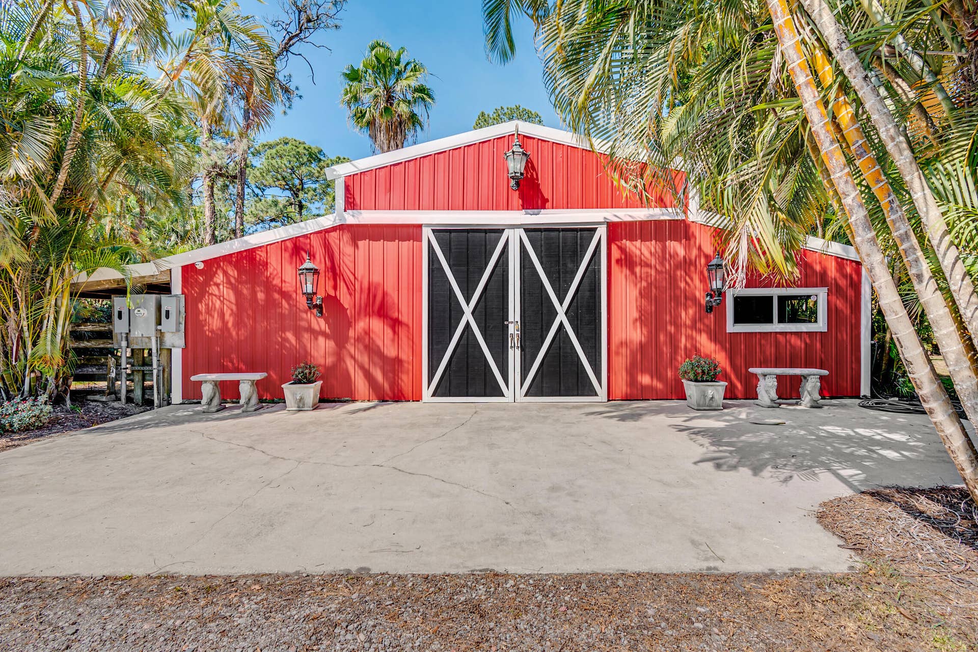 1313 d rd party barn