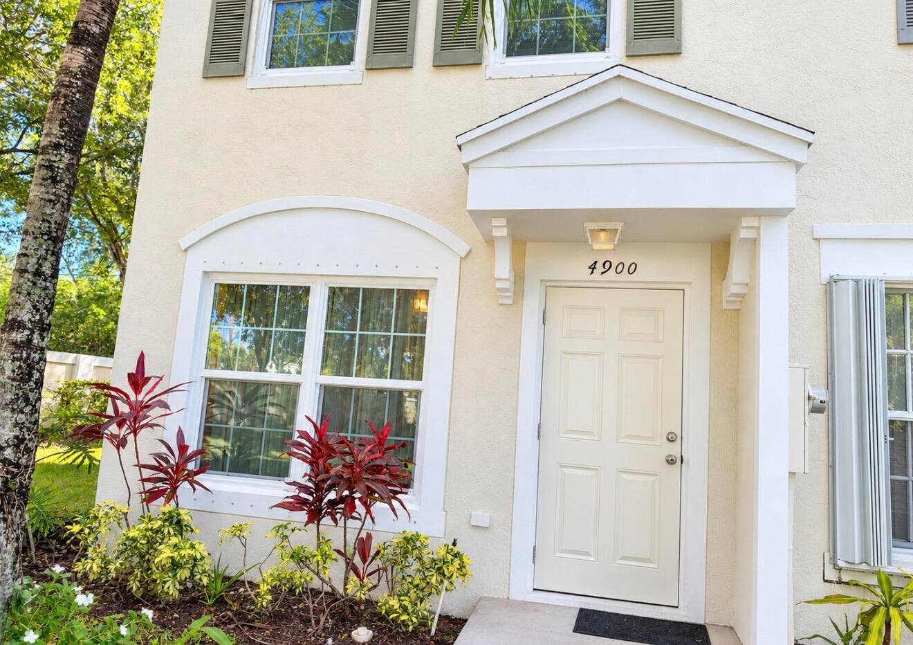 4900 SW 31st Terrace, Fort Lauderdale, FL 33312 photo-01