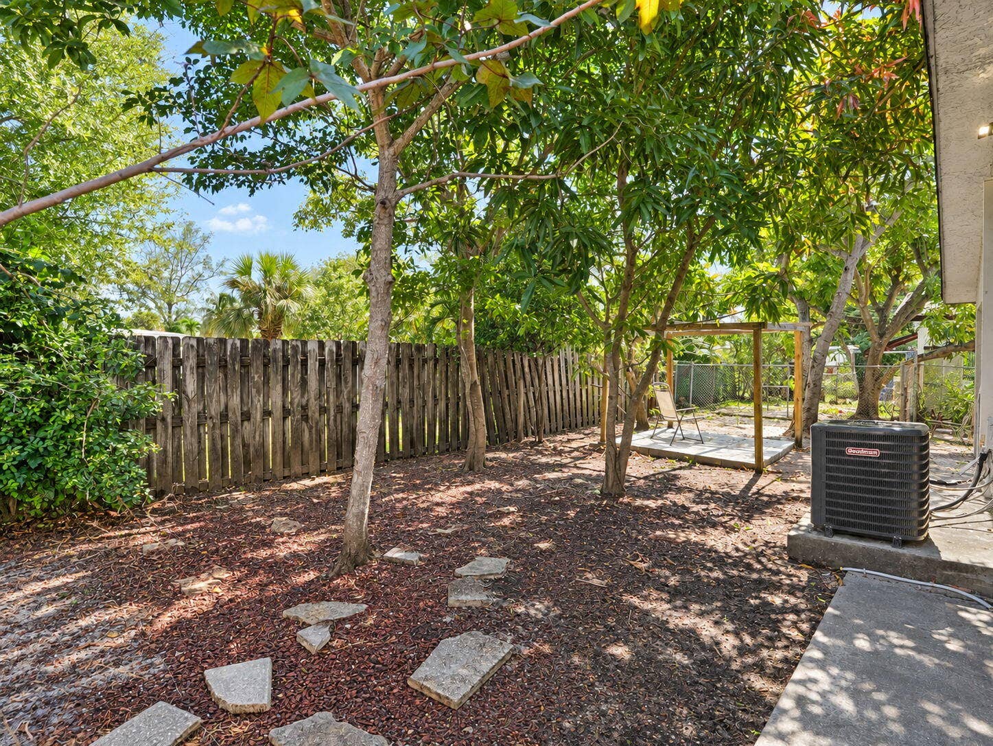 904 NE 10TH Avenue, Pompano Beach, FL 33060 34-web-or-mls-Daniel_904_NE_10th_Ave_33