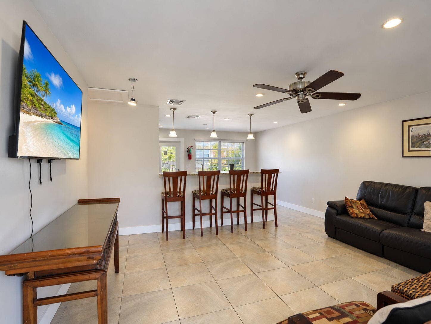 904 NE 10TH Avenue, Pompano Beach, FL 33060 25-web-or-mls-Daniel_904_NE_10th_Ave_18