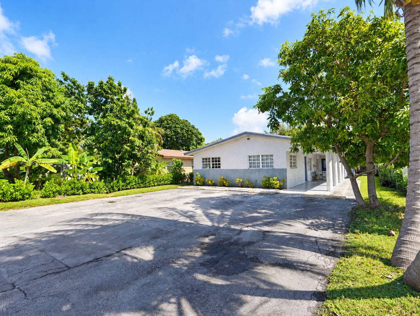 904 NE 10TH Avenue, Pompano Beach, FL 33060 3-web-or-mls-Daniel_904_NE_10th_Ave_36