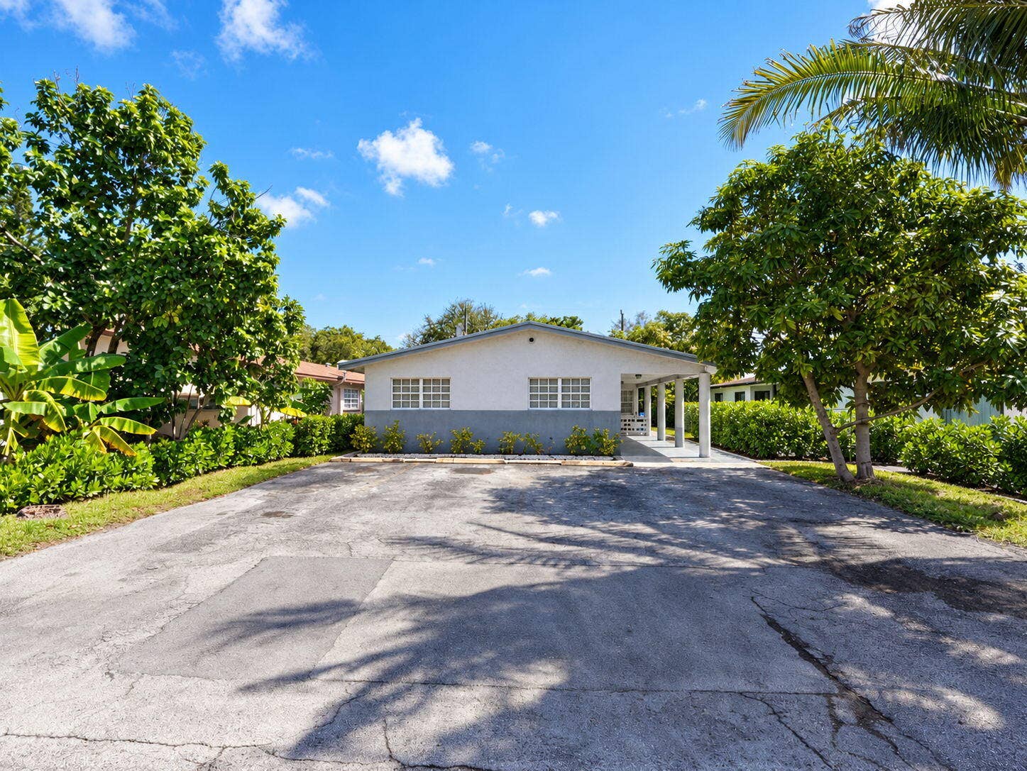 904 NE 10TH Avenue, Pompano Beach, FL 33060 1-web-or-mls-Daniel_904_NE_10th_Ave_01