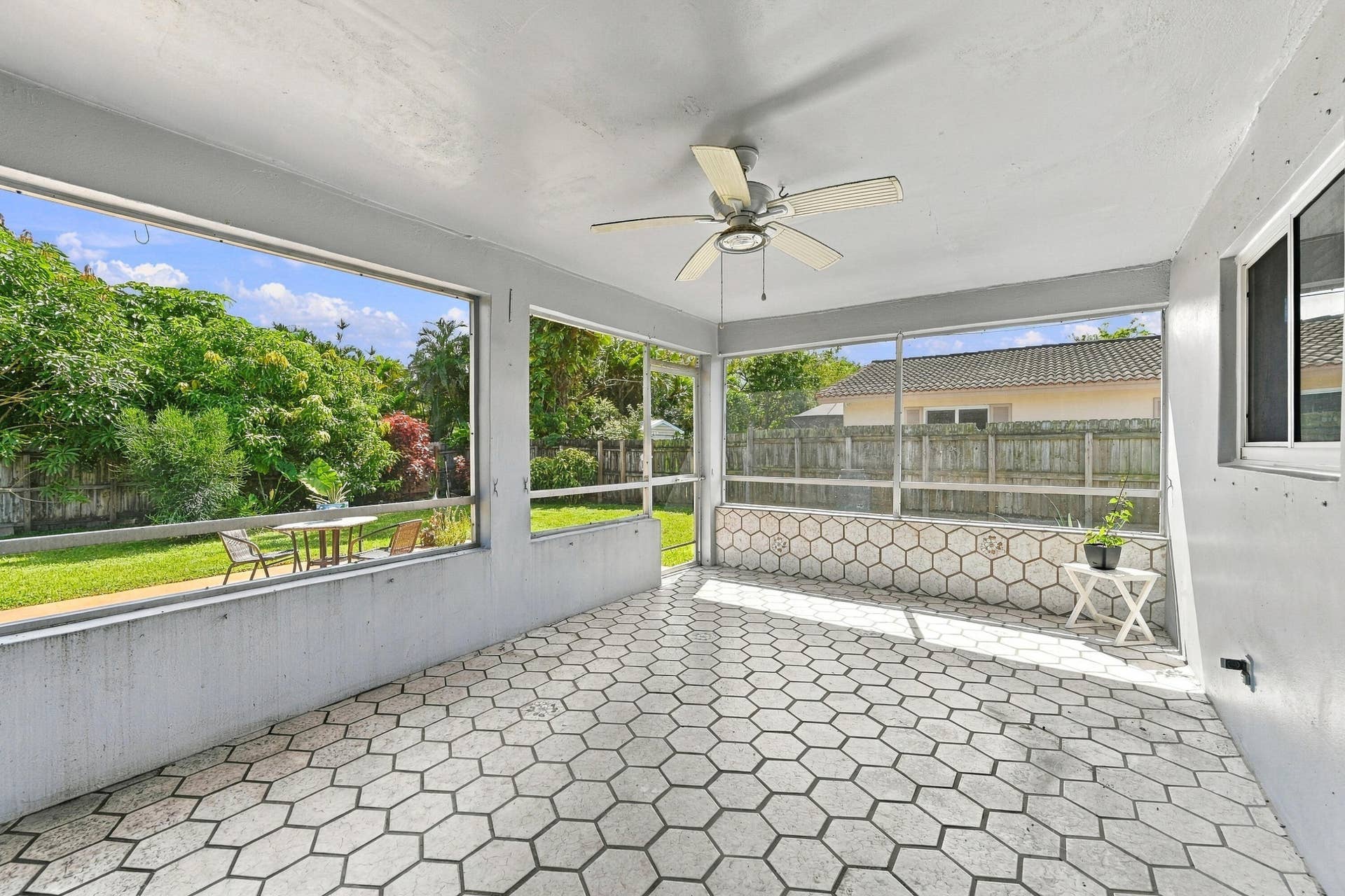33_sun room