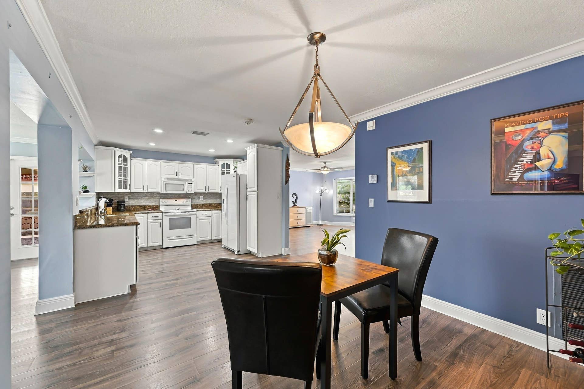11_dining area