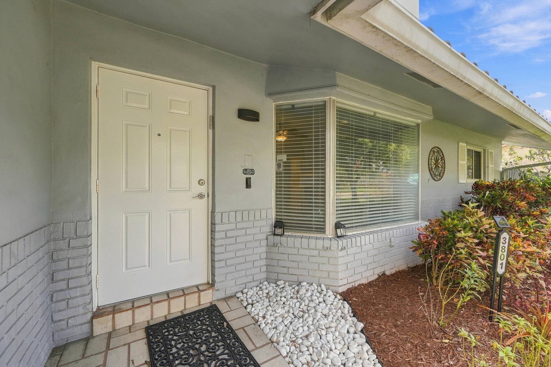 05_exterior entry