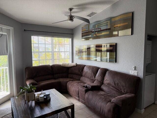 3013 Laurel Ridge Circle, Riviera Beach, FL 33404 3013 LAUREL RDGE LIVING ROOM