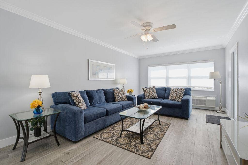 315 VAN BUREN Street, #205B, Hollywood, FL 33019 LIVING AREA
