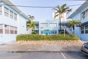 315 VAN BUREN Street, #205B, Hollywood, FL 33019 ENTRY COURTYARD