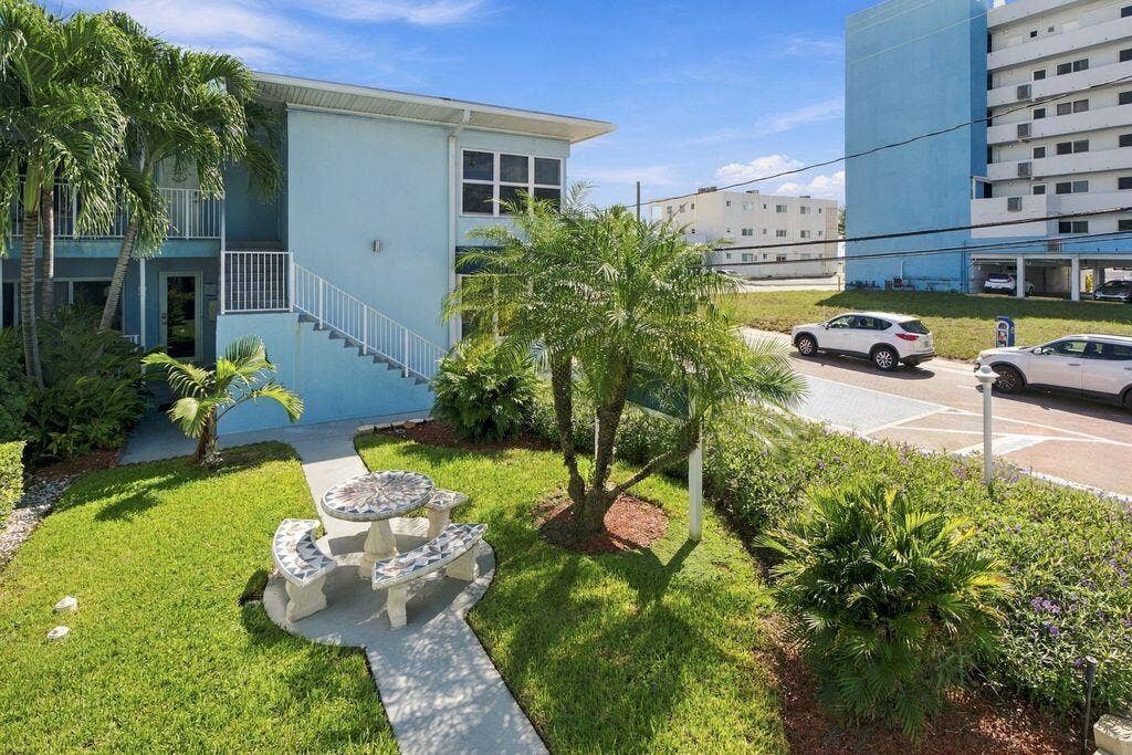 315 VAN BUREN Street, #205B, Hollywood, FL 33019 COURTYARD VIEW FROM 2ND FLOOR UNIT