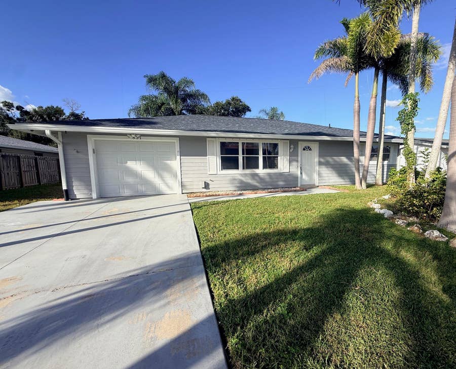 Property photo for 831 SE CARNIVAL Avenue, Port St Lucie, FL