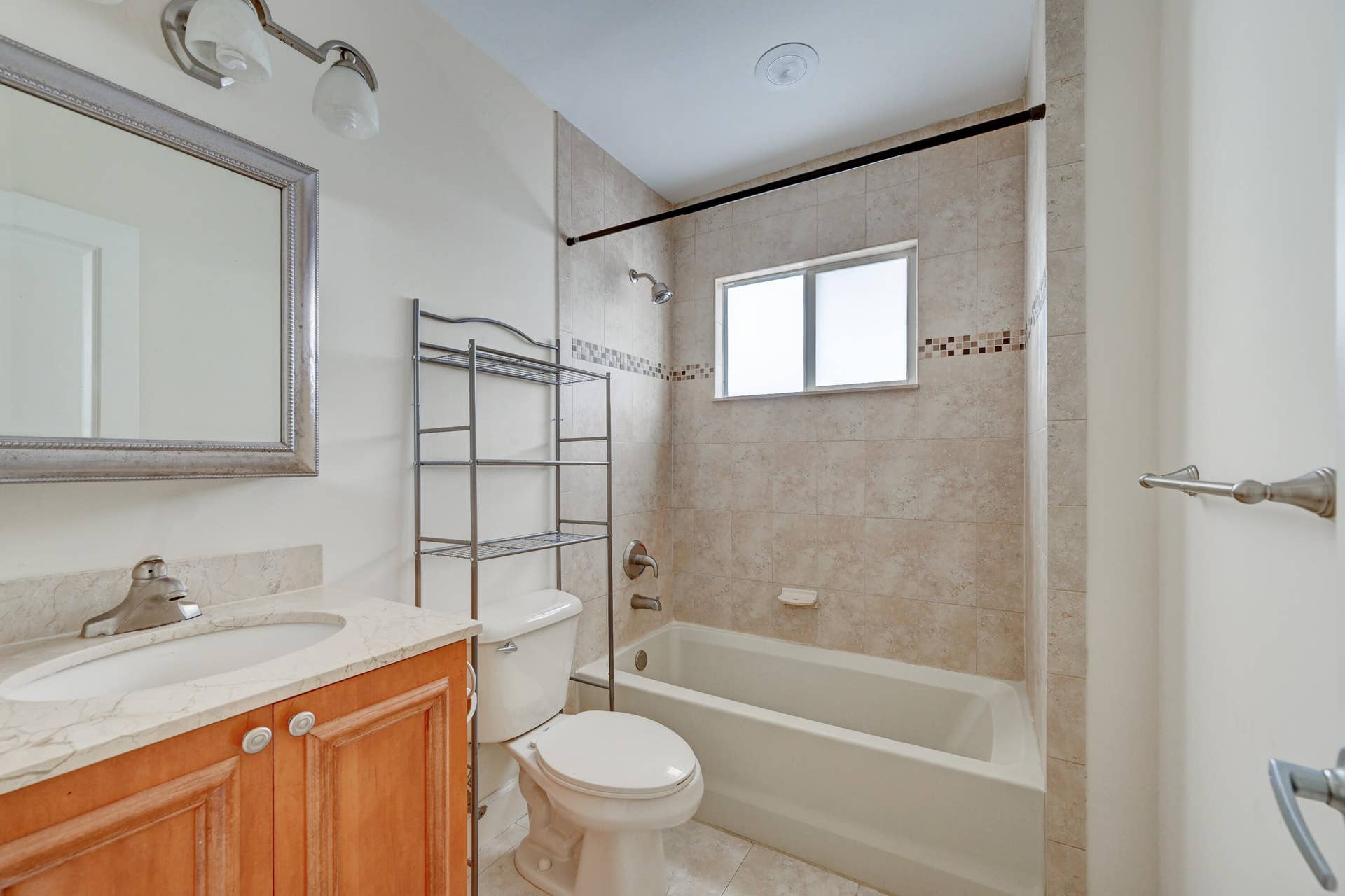 410 SW 15TH Street, #204, Pompano Beach, FL 33060 09_stl_6527_28_29_30_31