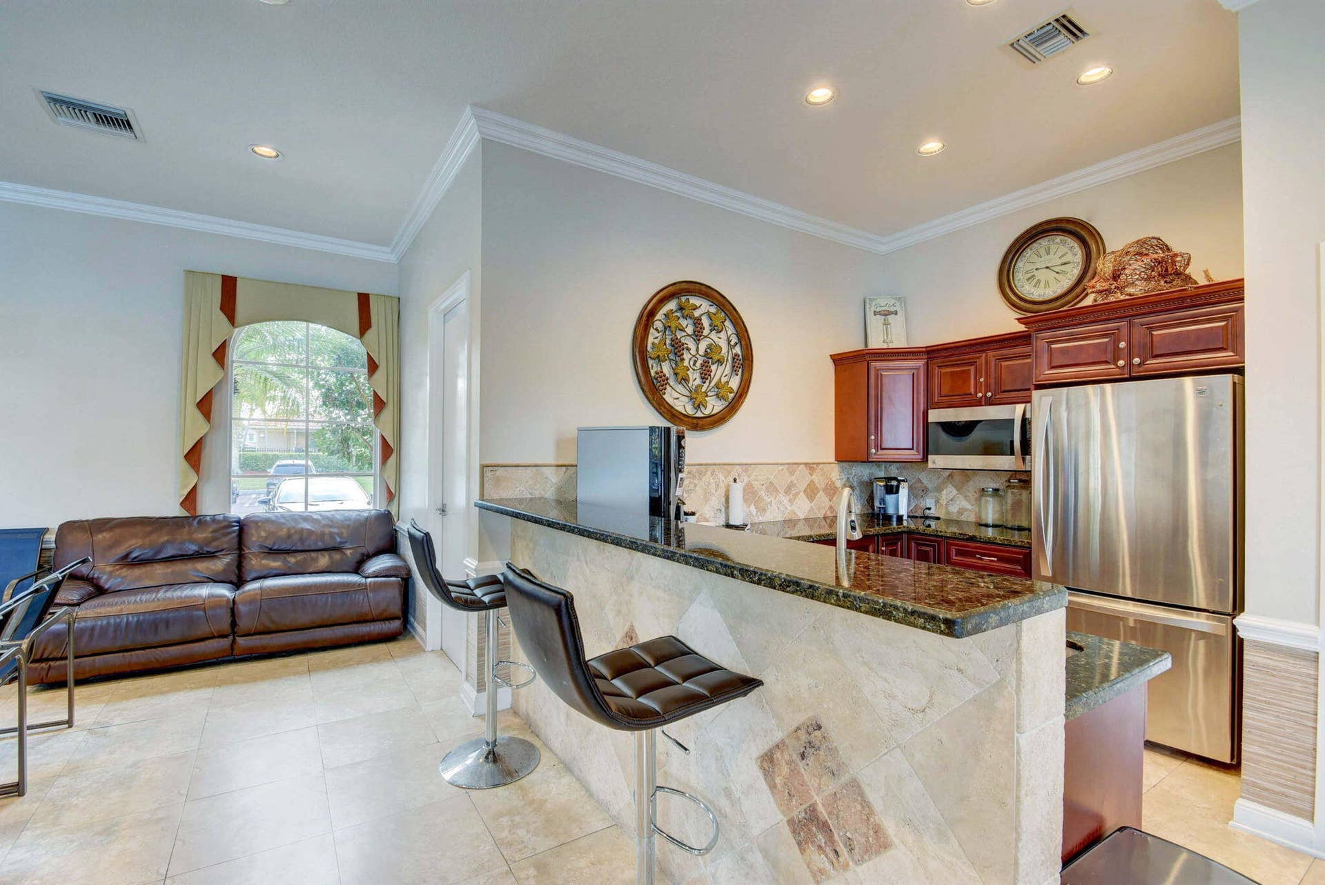 6143 Whalton Street, West Palm Beach, FL 33411 Clubhouse kitchen