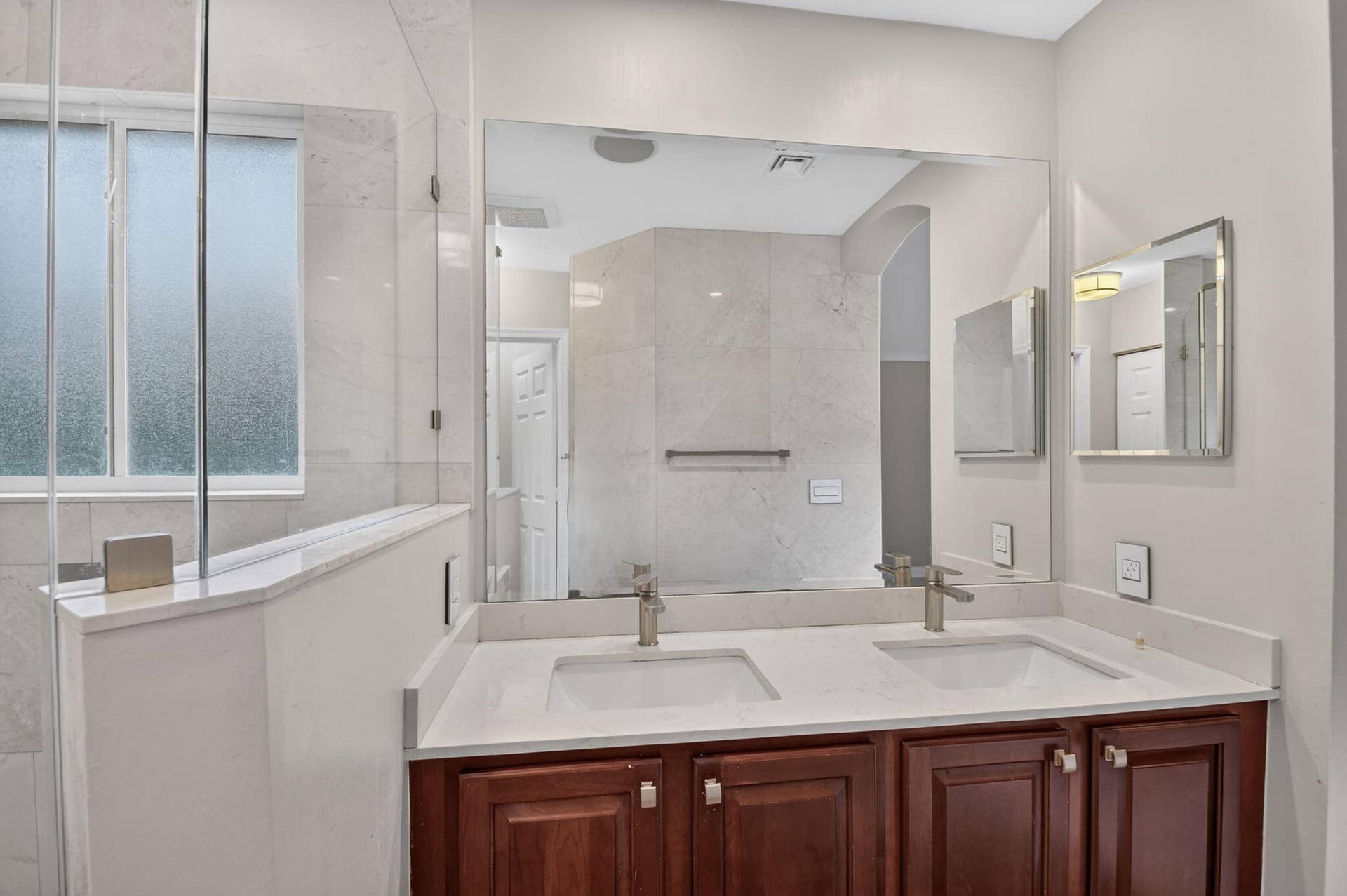 6143 Whalton Street, West Palm Beach, FL 33411 Brand new faucets installed 10/26